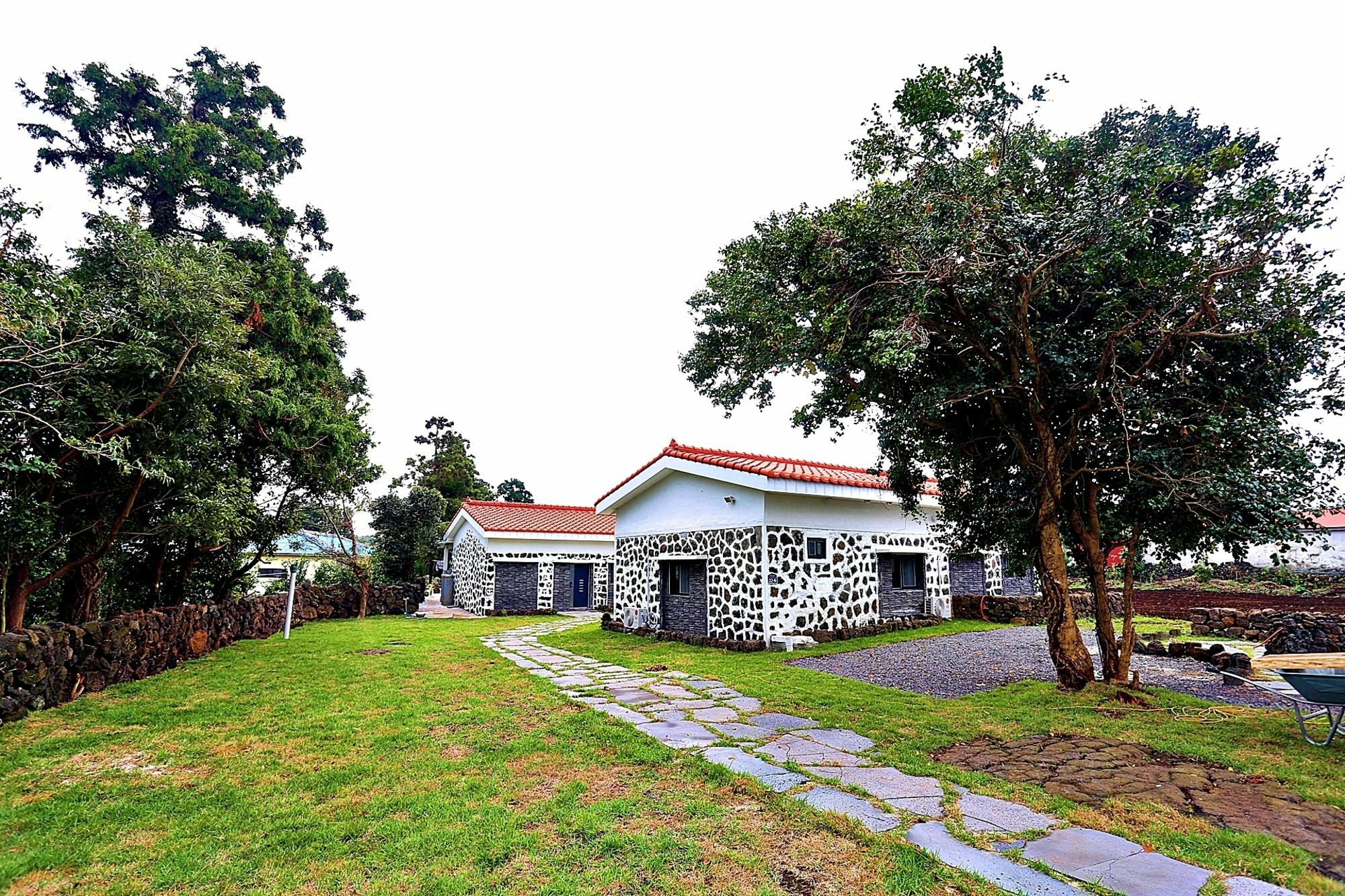 Ddobagi Pension Seogwipo Exterior photo